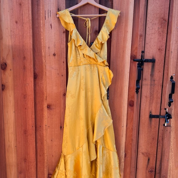 Golden Yellow Satin Floral Jacquard Faux-Wrap Midi Dress 🌿 - Picture 6 of 10